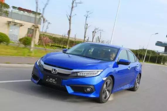 砸锅卖铁要买本田思域 4S店居然无货是本田的放纵