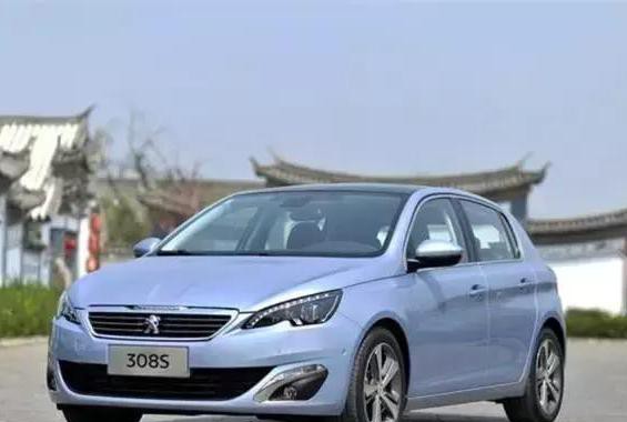 法系平民小钢炮，降价到8万多，却干不过12万高尔夫