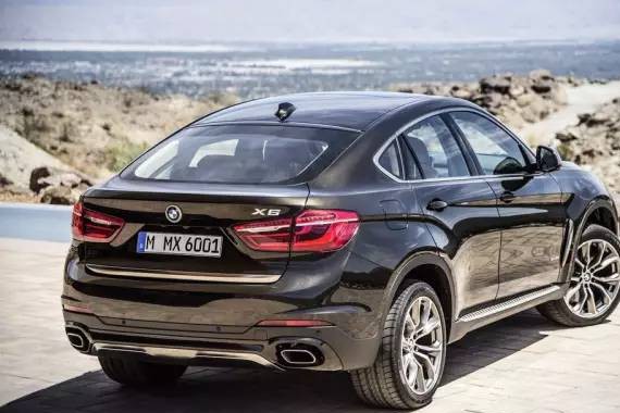 奔驰宝马奥迪，新款旗舰SUV对比，谁越改越丑？