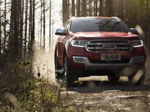 这款车既是撼路者，又是硬派越野的闯入者