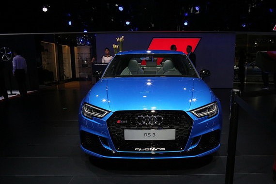 奥迪RS3三厢版将9月10日上市 4.1s破百