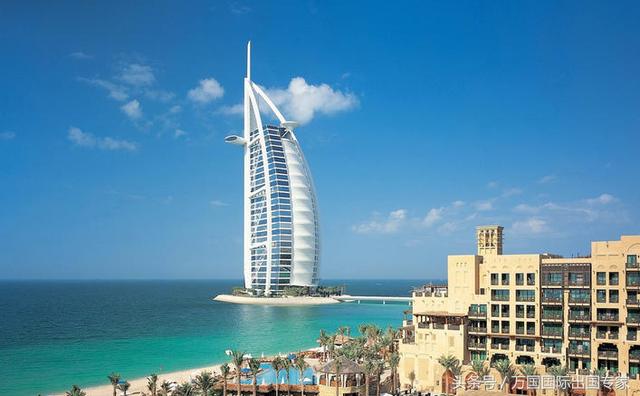 迪拜有多富?出国劳务打工去迪拜开豪车住别墅