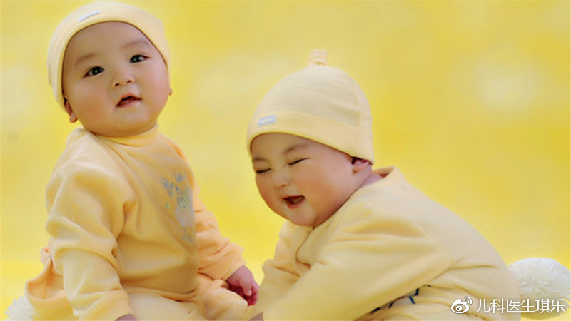 宝宝吃奶后 出现吐奶的情况是何原因造成的?