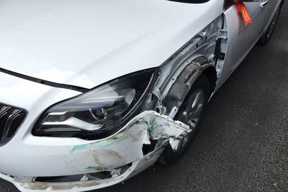 一个轻微事故让你看清别克新英朗的真面目，后悔要死