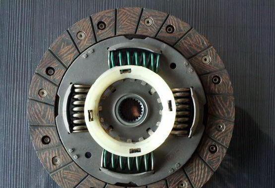 修车养车，离合器片多久换一次？