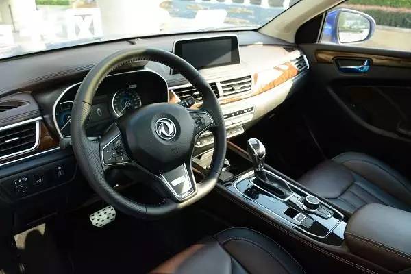 4万“小资专属”旅行车?国产电动30万起!新车辣评