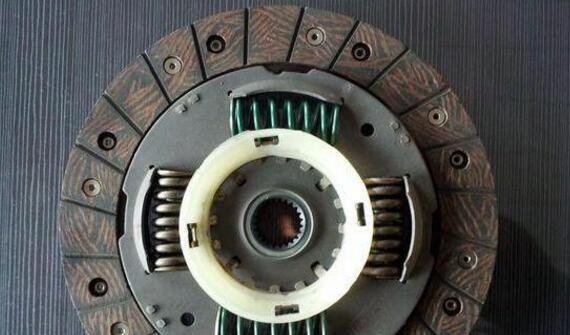 修车养车，离合器片多久换一次？