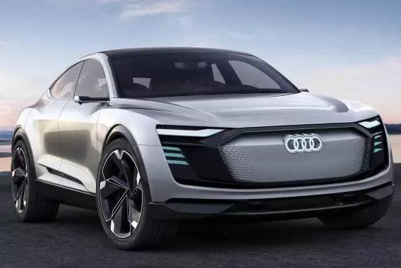 奥迪设计师专研了N年，被理发店老师出手就赶超