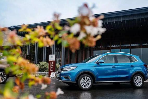 你可能不信，这款车叫好又叫座的原因竟然是会“玩”