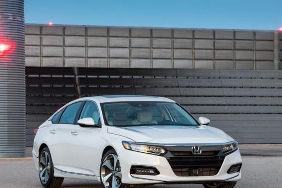 第十代本田雅阁发布：涡轮动力加入科技配置重中之重