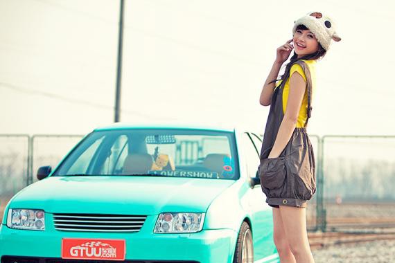 青涩日记：邻家女孩与驾驶者的偶遇