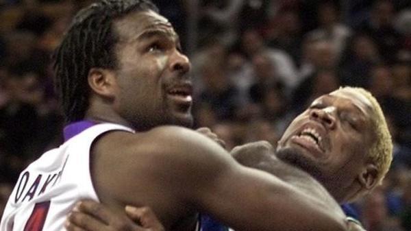 NBA史上5大打架高手，一人生涯肘击200多人！