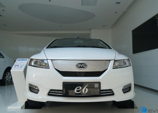 国产电动汽车续航里程不输特斯拉 起售价不到21万