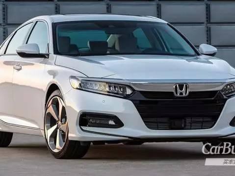 十代雅阁成了“大号思域”，CC还有人买吗？