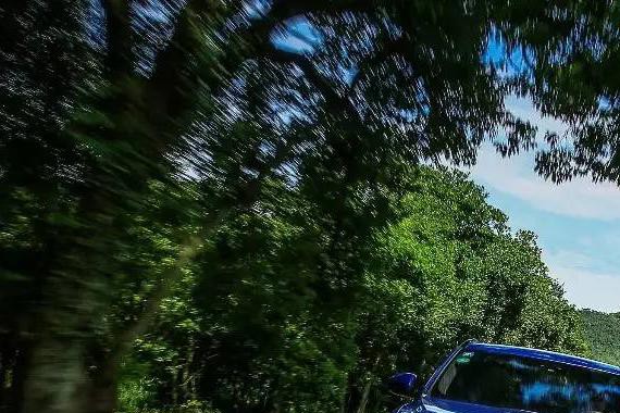 上山的那一刻，好玩的才刚刚开始 | 试驾捷豹F-PACE