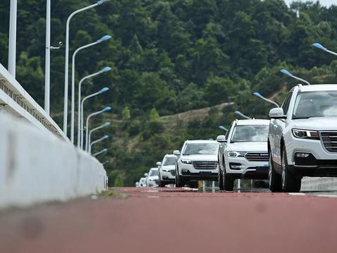 哈弗H6太小H9太大？这款H7刚刚好，价格也刚刚好！