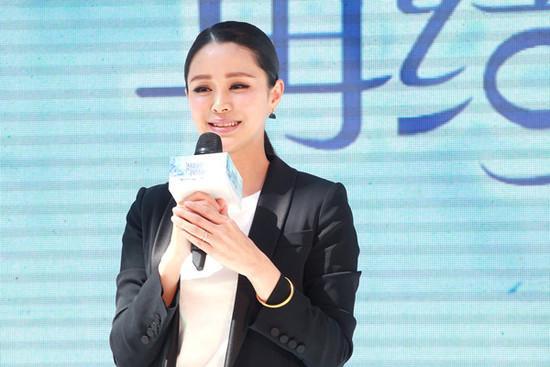 只知道她是佟大为的老婆，却一直不知道她背景那么强
