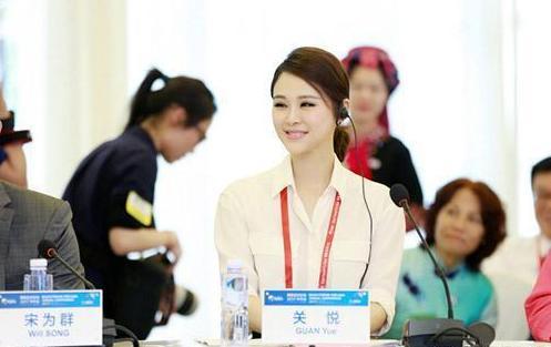 只知道她是佟大为的老婆，却一直不知道她背景那么强