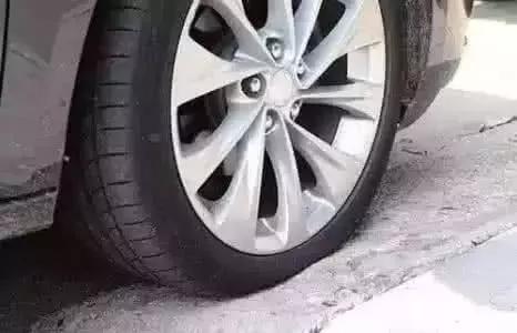 四轮定位不是万能，发现跑偏先检查这几个地方吧！