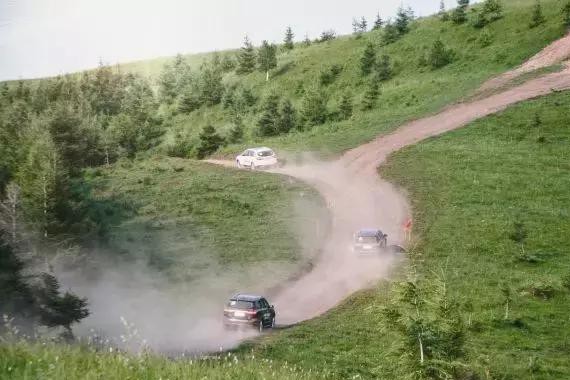 哈弗H8要比传祺GS4强在哪？硬件配置好，越野能力强