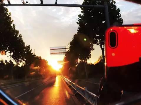 一个活了小半辈子的人，他说只要一个汽车轮子就够了