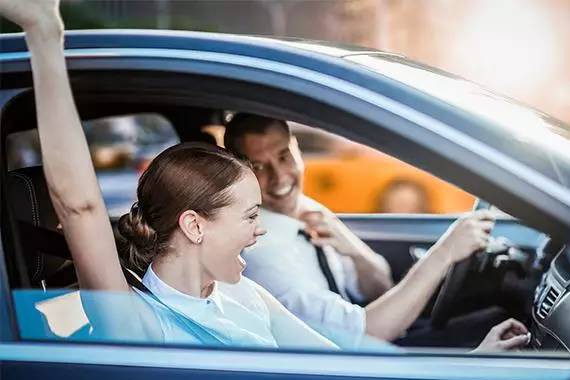 到底是选SUV还是轿车？哪种更适合四口之家