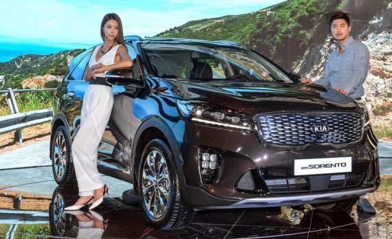 内外升级/搭8AT 起亚新款索兰托发布