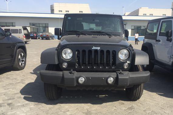 16款牧马人港口现价38万，可以把他好好改成这样