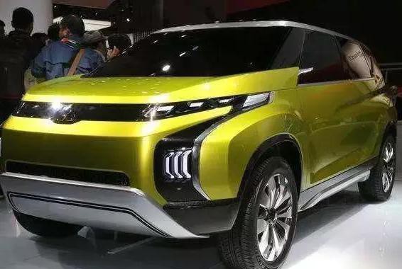 三菱全新SUV，一箱油跑1千公里，四驱比哈弗H6便宜