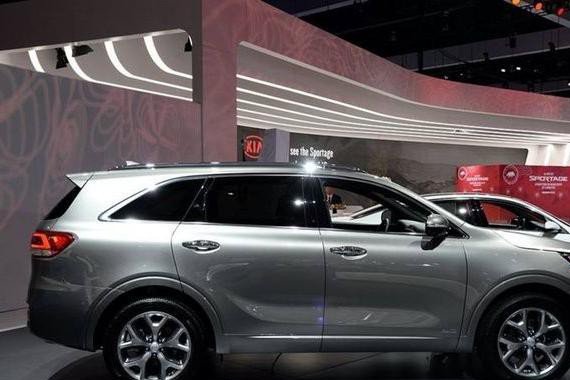 这款中型SUV，车长4.78米，搭载2.2T动力，卖23万