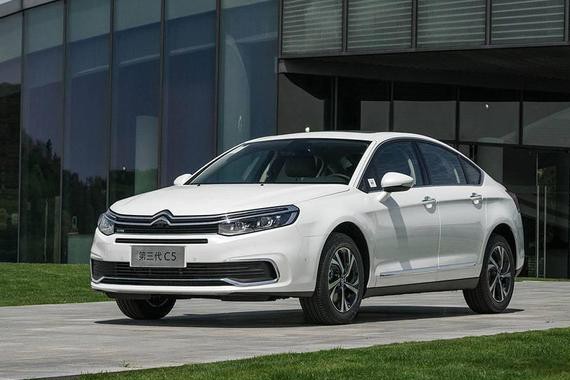 欧系B级车起售价15万，安全性、配置还秒杀30万豪车