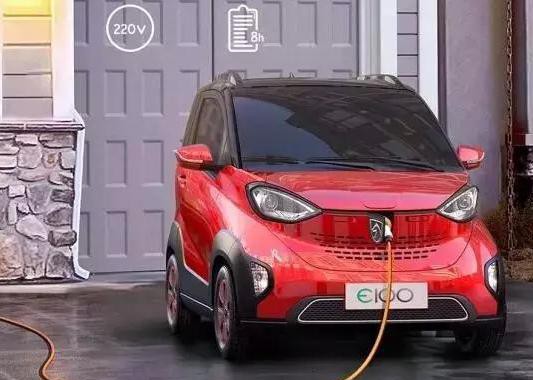 补贴后售价3.58万和4.88万元，宝骏E100上市