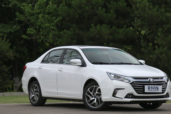 2017款比亚迪秦上市 补贴后售14.99万