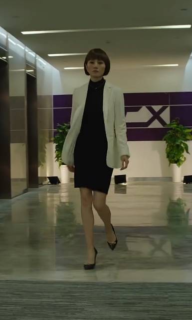 别以为《我的前半生》唐晶穿搭质感靠钱堆出来