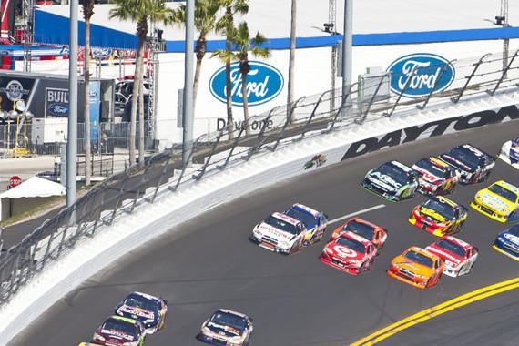 雪佛兰说，它能免费带你去美国还给你科迈罗的使用权