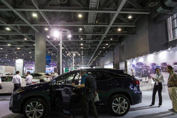 新能源汽车产销两旺 新形势带来新机遇