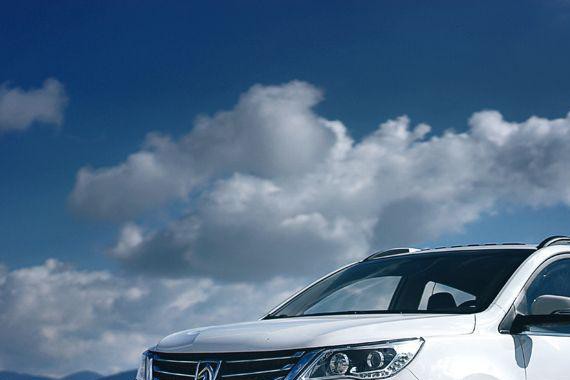 销量从3万多暴跌至5千多 SUV神车拿出“秘密武器”