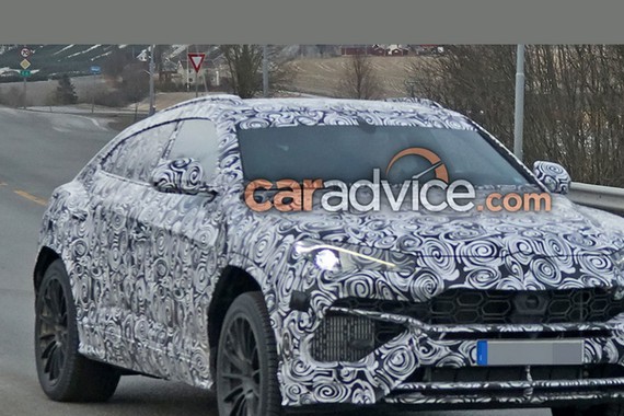 兰博基尼Urus量产版内饰谍照 12月亮相