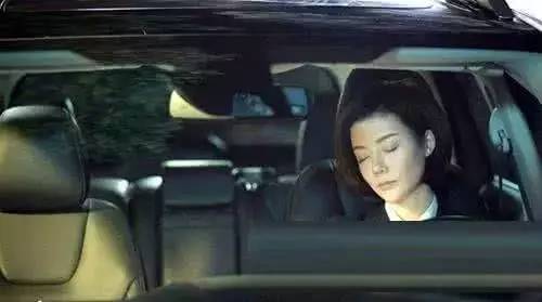 车内睡觉竟致死! 注意!夏季车内空调不能这样开!-新浪汽车