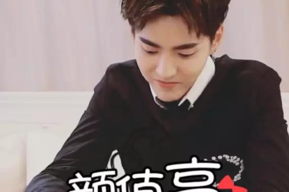 编辑部单身狗想脱团，小亨利扔他车钥匙：帮你到这了