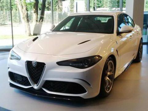 阿尔法·罗密欧在华销量惨淡，狂降3万并没作用！