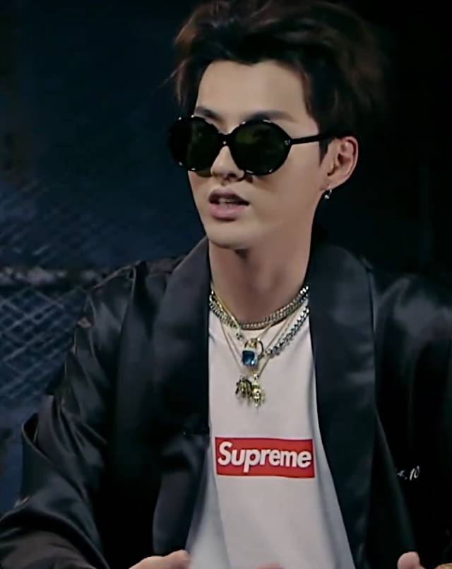 吴亦凡穿的是supreme!不是superme!