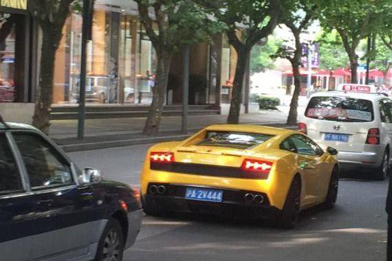 上海最阔气地方，平均30秒就有豪车经过，超跑占一半