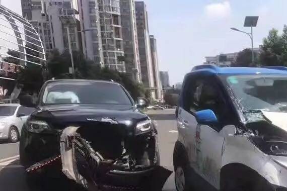 宝骏和Q7这么一撞，铁皮党又开始扯淡了