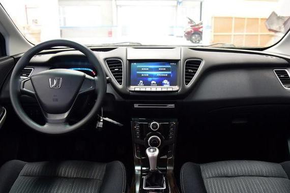 外形迷人，同级动力最强，买得起却开不起