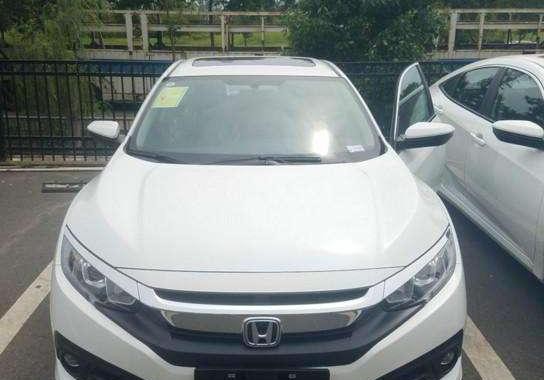 十代思域座椅两边用料不同，车主：本田这品控醉了