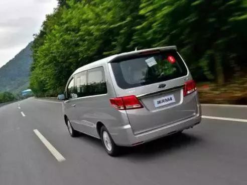 这款十万级MPV空间接近奥德赛 百公里油耗不到6升