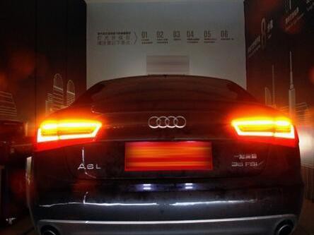 比远光更让人讨厌的豪车车灯，就是这种车的尾灯