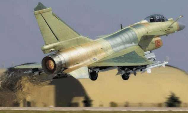 中国成飞歼10C战机舰载型曝光,美日两国开始