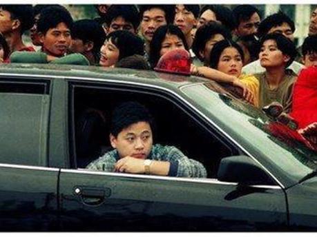 中国最早的首富，80年代身价19亿，座驾全球仅599台